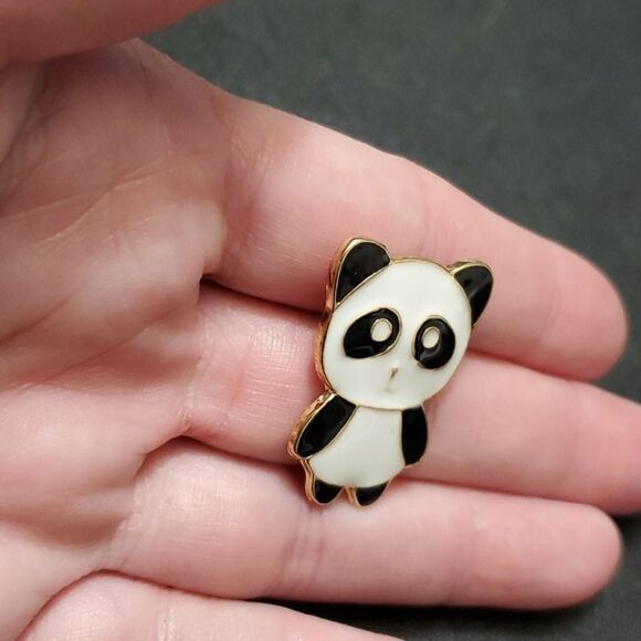 Gold tone black and white panda brooch - Picture 7 of 7